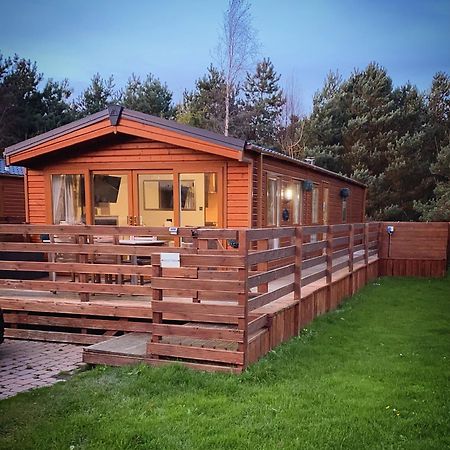 Hazel Oaks, Beautiful Lodge With Hot Tub - Sleeps 6 - Felmoor Park موربيث المظهر الخارجي الصورة