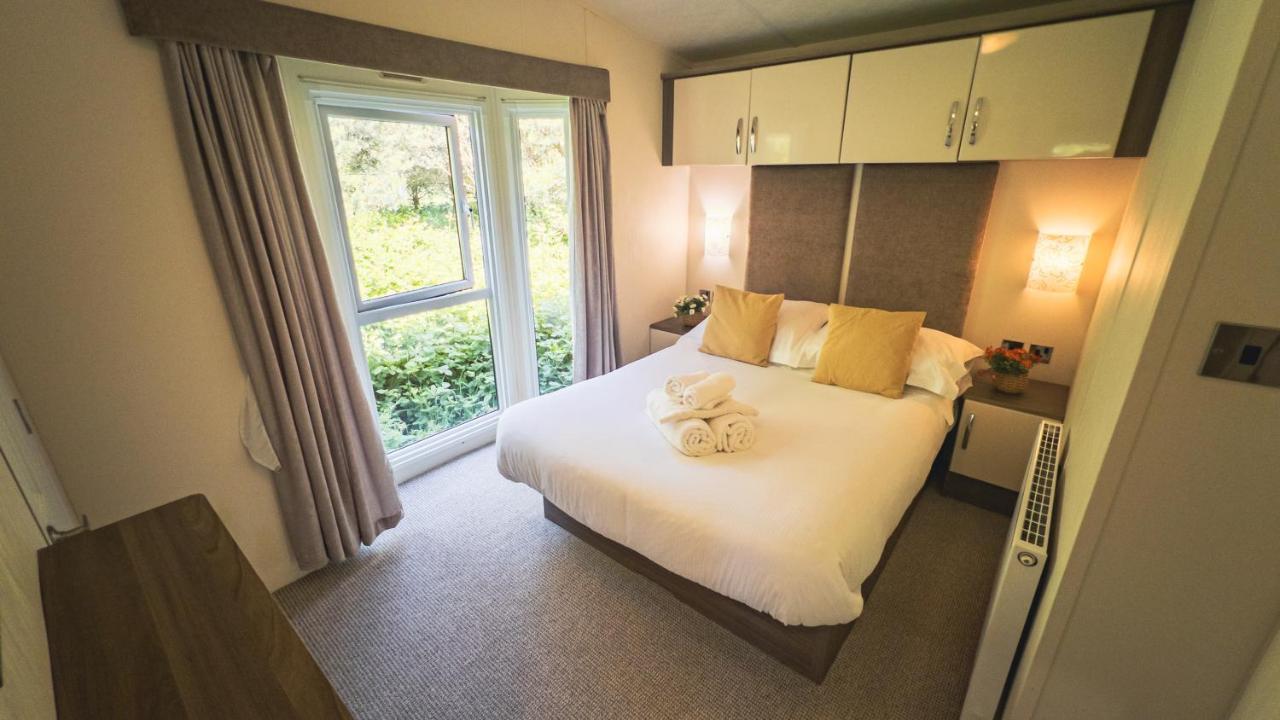 Hazel Oaks, Beautiful Lodge With Hot Tub - Sleeps 6 - Felmoor Park موربيث المظهر الخارجي الصورة