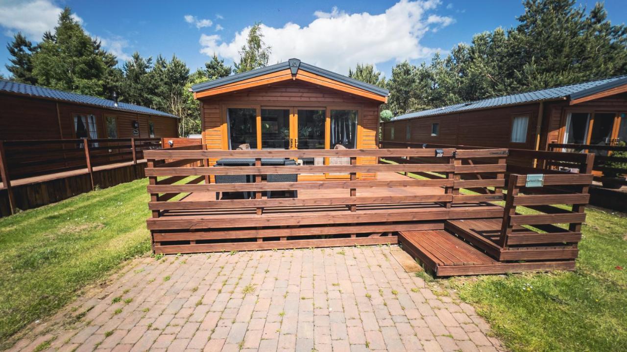Hazel Oaks, Beautiful Lodge With Hot Tub - Sleeps 6 - Felmoor Park موربيث المظهر الخارجي الصورة