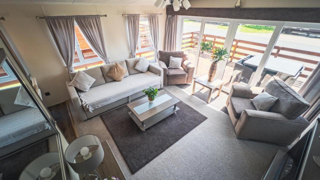 Hazel Oaks, Beautiful Lodge With Hot Tub - Sleeps 6 - Felmoor Park موربيث المظهر الخارجي الصورة